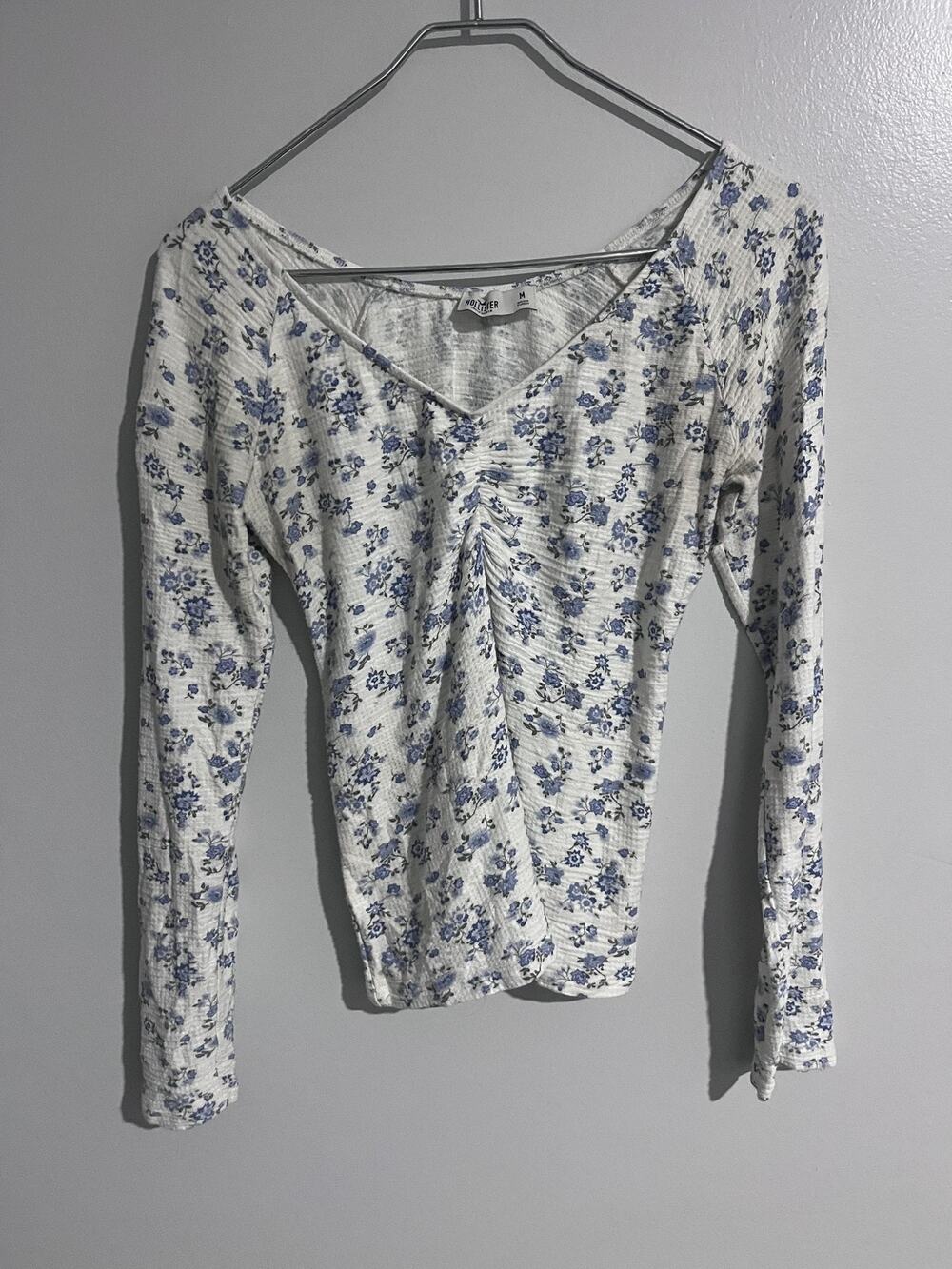 Hollister Blouse Womens M White Floral V-Neck Long Sleeve Slim Knit Lightweight